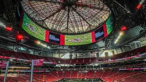 库里独得37分6助攻，詹姆斯33分5篮板9助攻，勇士战胜湖人